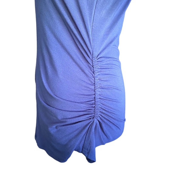 Vince Camuto Buckle Closure
Keyhole Top - Medium - Picture 8 of 9